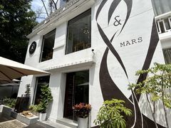 -Mark&Mars Restaurant