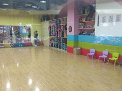 -米高蓝斯克国际轮滑中心(中铁建店)