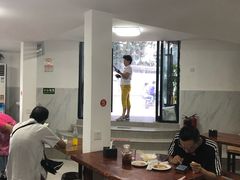大堂-宝瑞门钉肉饼店