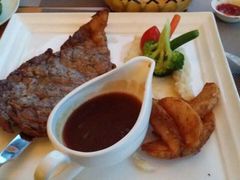 -LENBACH兰巴赫西餐啤酒坊(大连星海广场店)