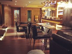 -AIR Restaurant & Lounge