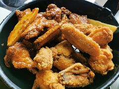 原味炸鸡和酱油鸡双拼-MI WU FACTORY米屋美食工厂餐厅(绿地店)