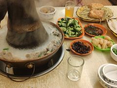 -洞庭洲·防空洞火锅·铜锅涮肉·烧烤(新百广场店)