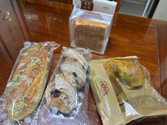 -红宝石·鲜奶小方·海派西点房(金杨店)
