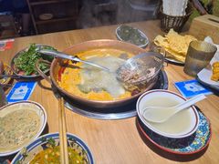 -洱火云南酸菜牛肉火锅(石景山当代商城店)