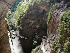 -龙水峡地缝景区