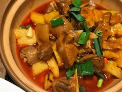 土豆焖猪手-东方红·湖南菜(金屿店)