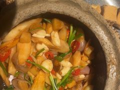-巴厘龙虾·榜首油焖大虾(音乐学院·沿江酒馆店)