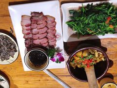 德宏芭蕉烤肉-老滇山寨•云南特色菜•地方菜•民族风情歌舞表演(金碧店)