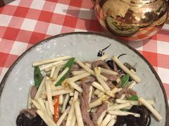 花生苗炒牛柳-龙桥私厨·姜花菊花过桥鱼·顺德菜(容桂店)