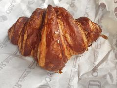 碱水羊角包-OUR Bakery(三里屯太古里店)