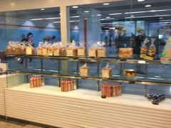 面包甜点陈列柜-BreadTalk面包新语(长寿路地铁站店)