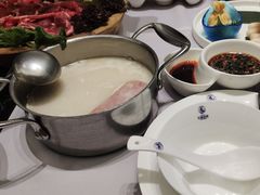 -红鼎豆捞·非遗鲍皇汤火锅(宝丰路店)