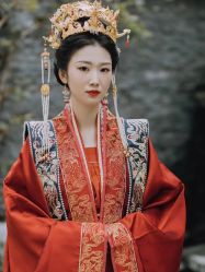 -艾朵婚纱