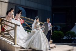 -NaNa婚纱礼服馆