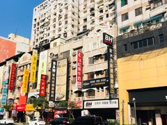 -六合夜市