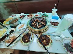 -布罗城堡自助烧烤(鸿通城购物中心店)