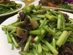 水芹菜牛肉-廉江鹅饭店