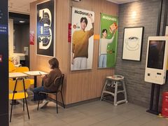 -麦当劳(上海虹桥站30B检票口楼上)