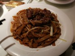 -新大咀港式茶餐厅(宝山万达店)