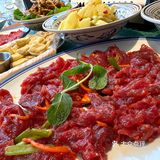 这天气坐在靠窗的位置还蛮舒服的。服务很好