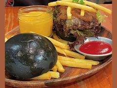 满满芝士牛肉堡-百万万BRAVO(厦大沙坡尾店)