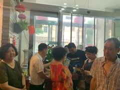 等位区-大眼锅贴水饺(河东店)