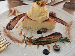 -Mark&Mars Restaurant