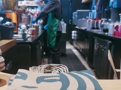 -星巴克(广州南站A18检票口楼上)