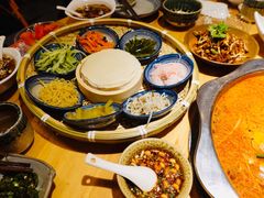 丝娃娃-野山舂·贵州现舂酸汤火锅(鸿通城店)