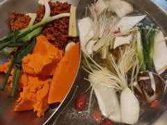 -沸炉重庆老火锅(军事博物馆店)