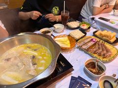 -鲜入围煮花胶鸡海鲜火锅
