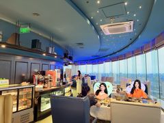 -云顶旋转自助景观餐厅