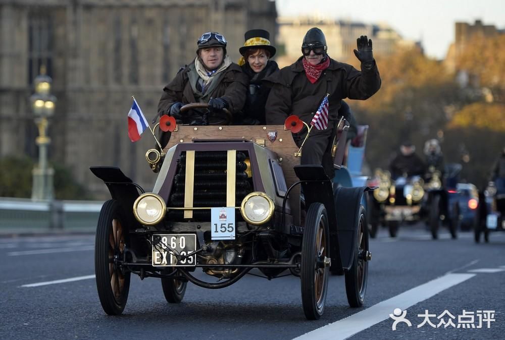 伦敦丽思卡尔顿酒店“万众数目”