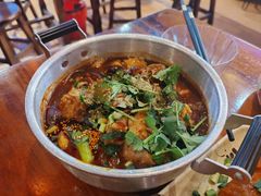 -爆炸头阿姨小四川正宗川味小吃(无任何分店)