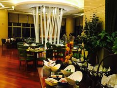 -湖景知味西餐厅•自助餐• 轻食(南京金茂威斯汀大酒店)