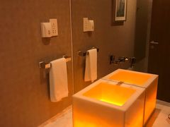 -上海滴水湖皇冠假日酒店