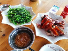 -黄记四更烤乳猪店