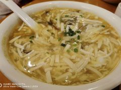 特色酸辣汤-牧羊餐厅