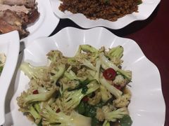 -红栌温泉山庄生态美食餐厅