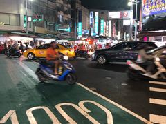 -六合夜市