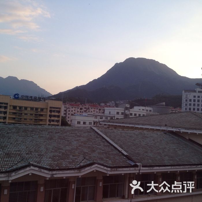 兴山昭君山庄