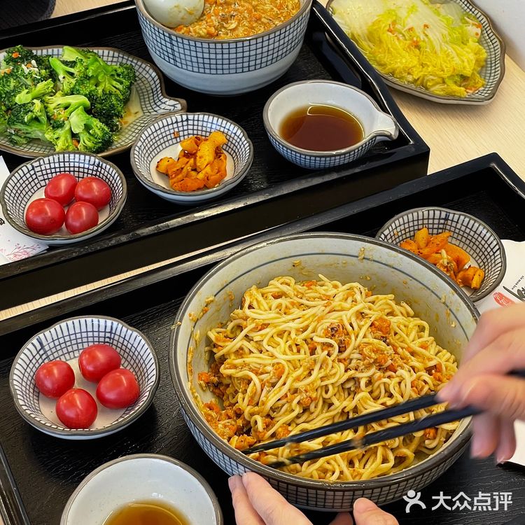 成都也有瀑布蟹黄面了🦀️!实惠好吃!!