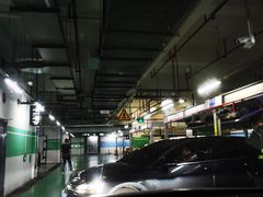 -徐汇日月光地下停车场