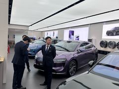 -华为智能生活馆(上海金桥国际商业广场)