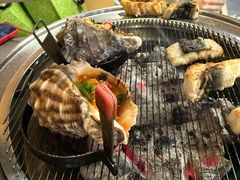 -围炉肉舍•炭烤活鳗•丹东海鲜烤肉(步行街店)