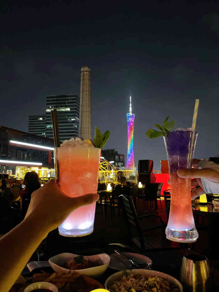 jojos riverside(琶醍店)-"有室内和室外两种环境选择,室内看江景,有