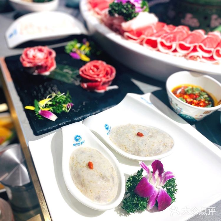 网红人气羊围脖惊艳亮相 额尔敦传统涮羊肉火锅