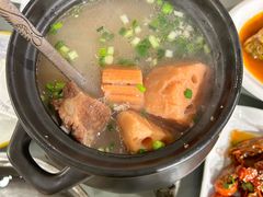 -梓檚中餐厅湖北菜小龙虾武昌鱼排骨藕汤(黄鹤楼店)