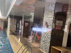 -蓝天国际游泳培训基地(华腾园店)